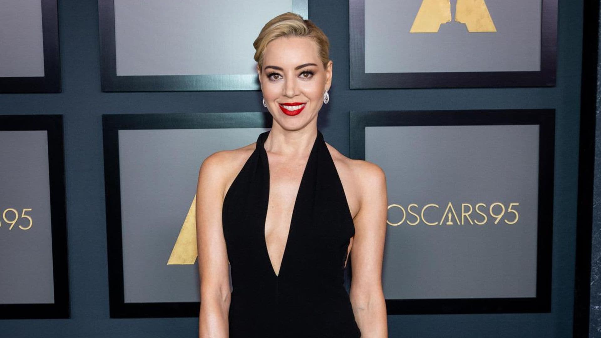 Aubrey Plaza goes blonde and looks stunning