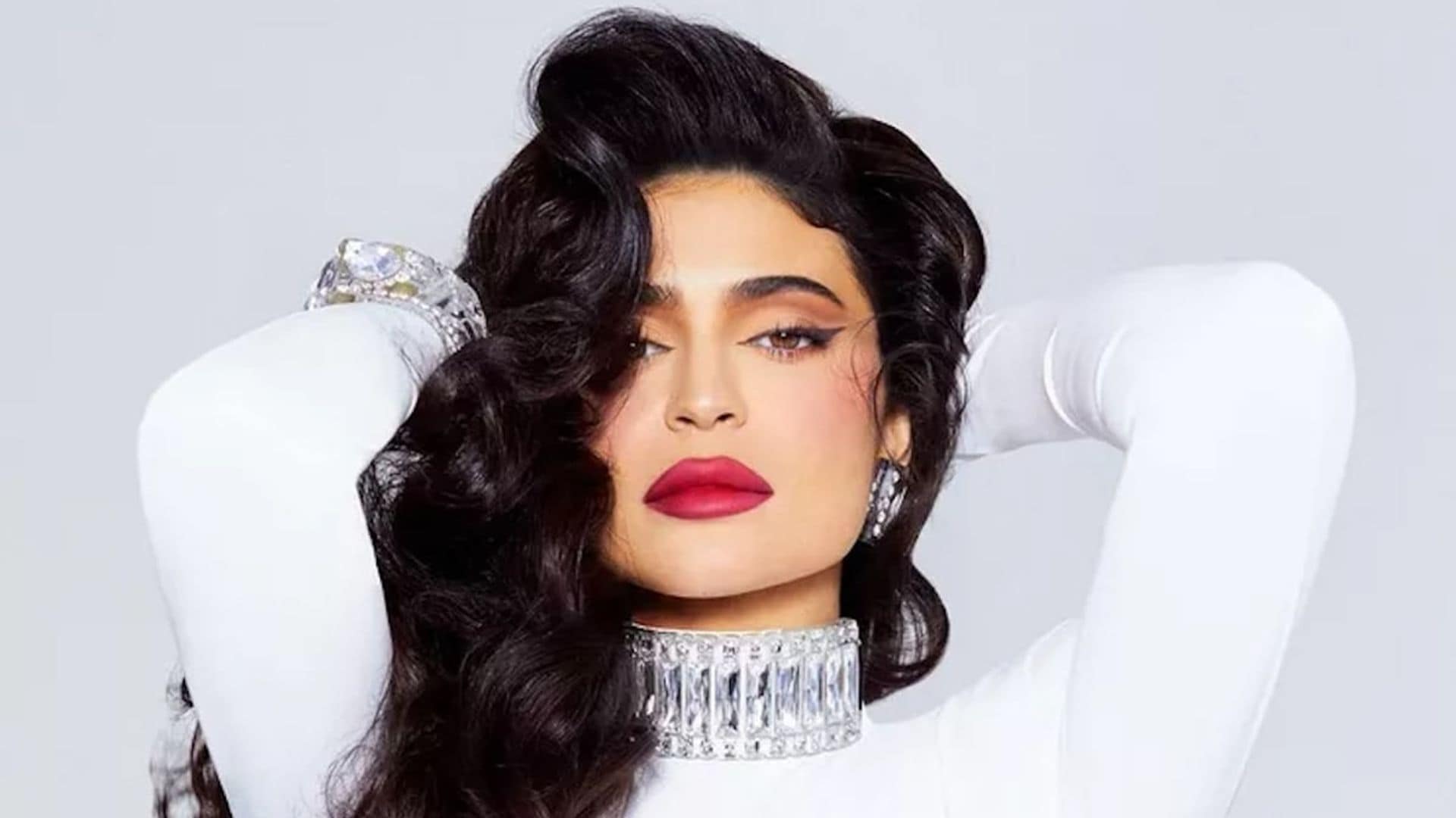 Kylie Jenner gives Old Hollywood glam in new photoshoot