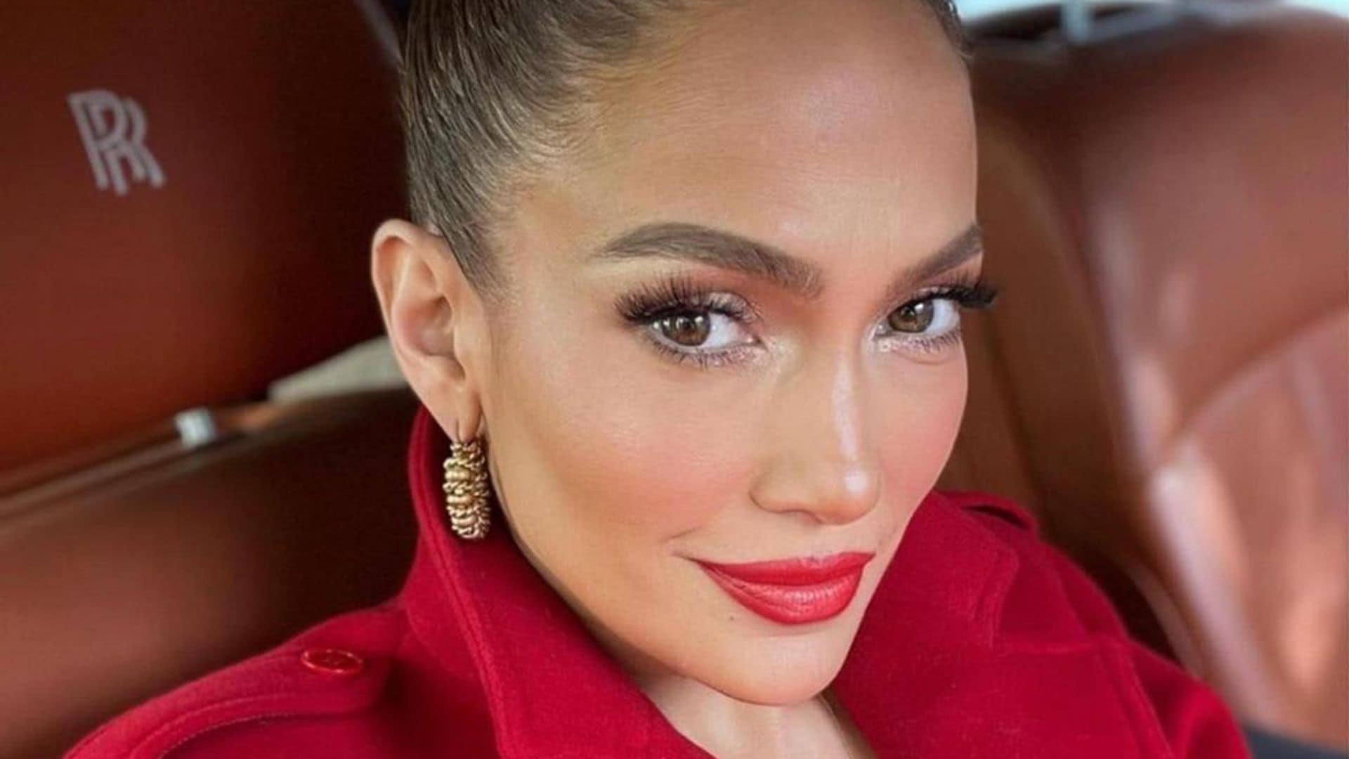 This Dominican makeup artist has a jaw-dropping resemblance to Jennifer Lopez