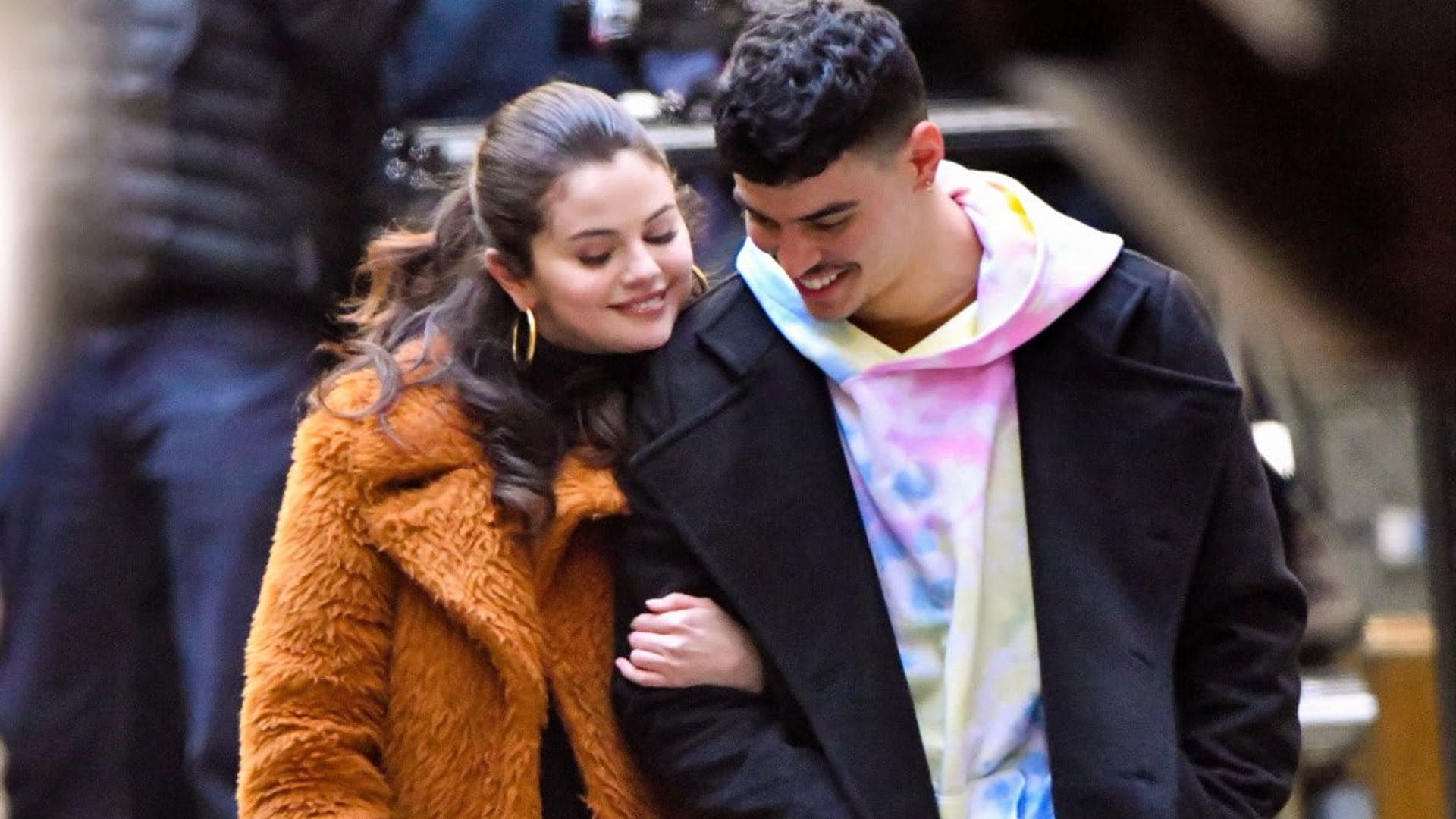 Selena Gomez clears up rumors she’s dating co-star Aaron Dominguez