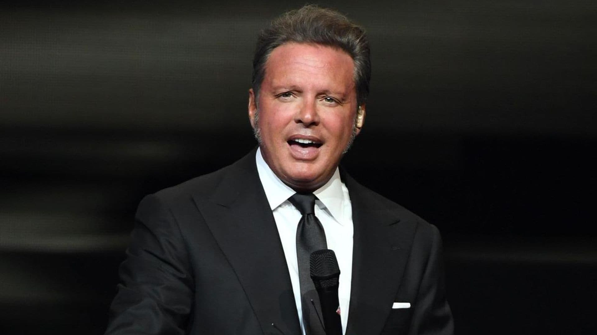 Luis Miguel’s Twitter account hacked amidst anticipation for his new tour