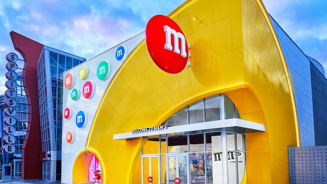 Where to visit the tallest M&M'S chocolate wall in the world!