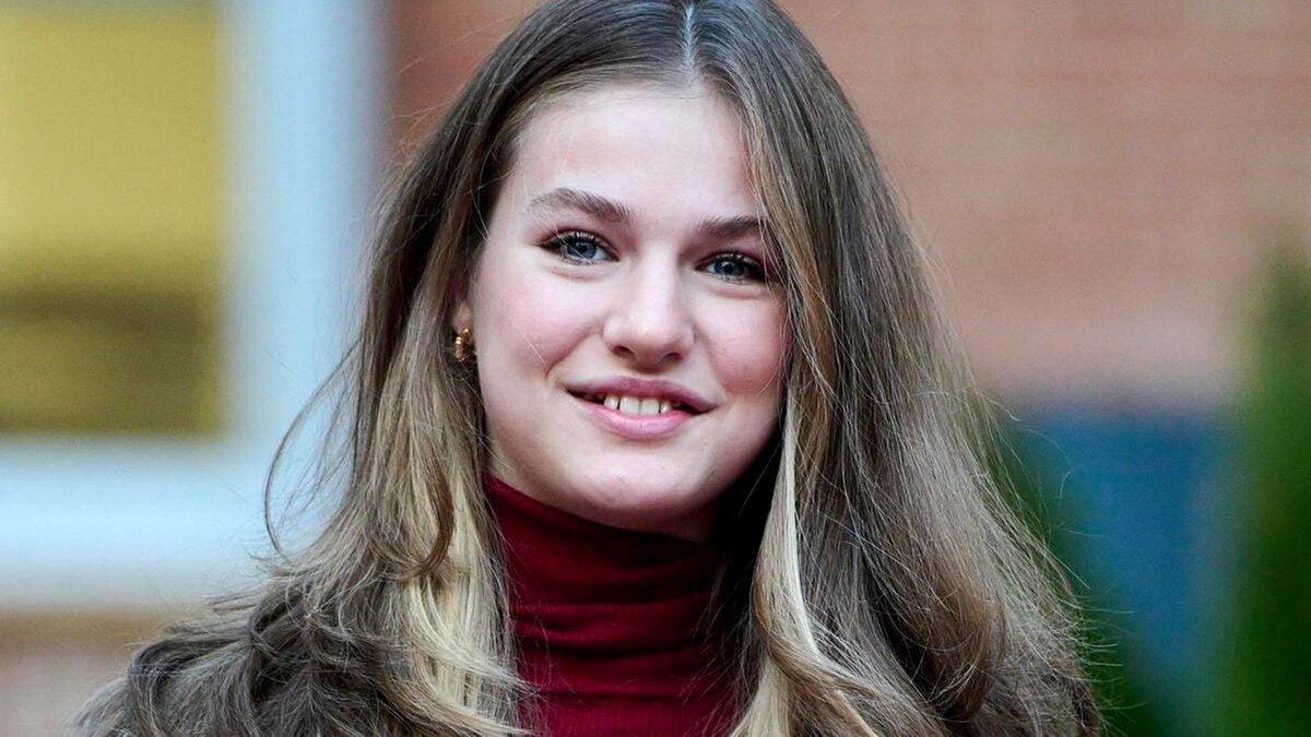 When does Princess Leonor of Spain graduate from school in Wales?