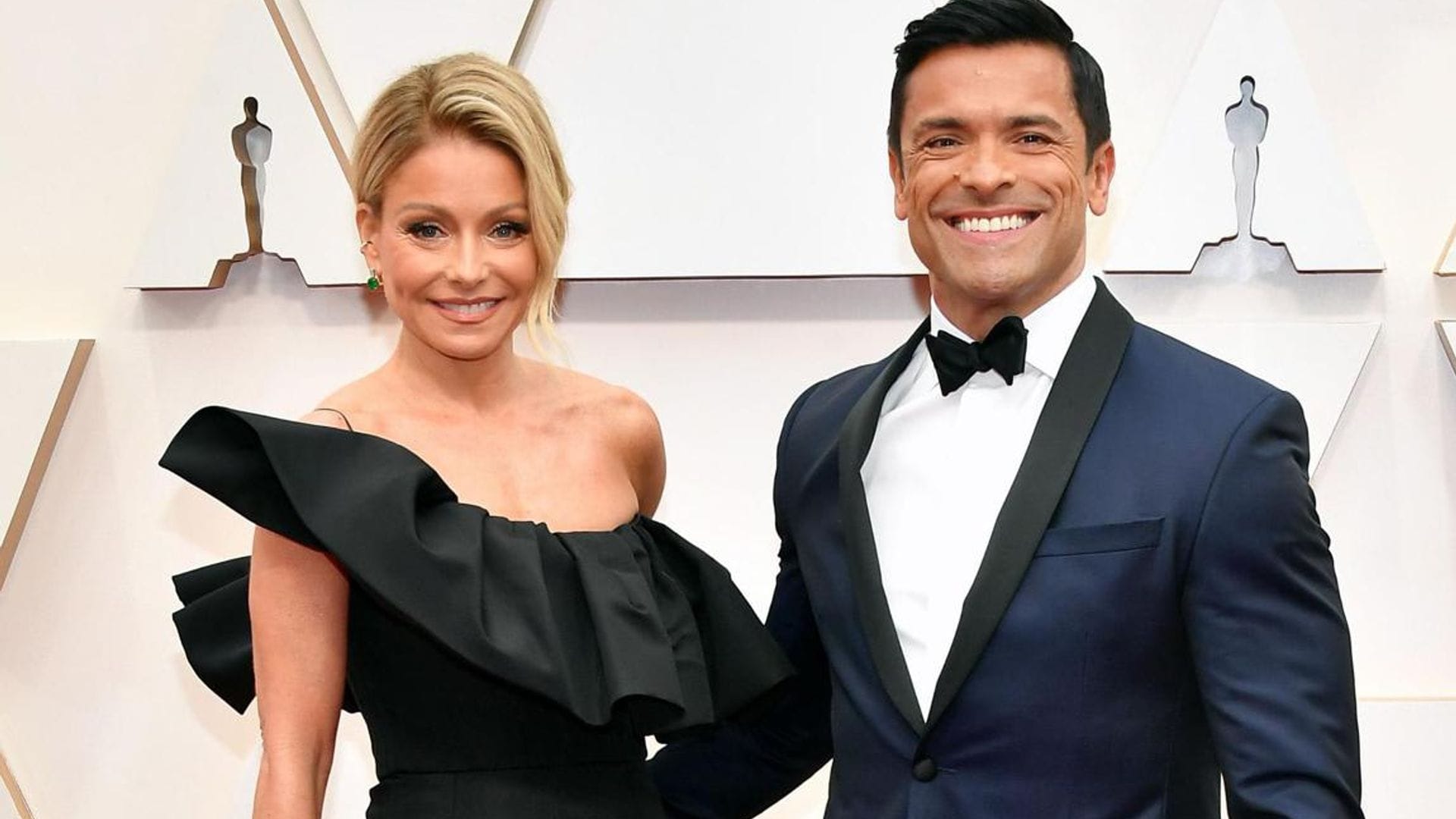 Kelly Ripa proves Mark Consuelos is ageless in throwback photo