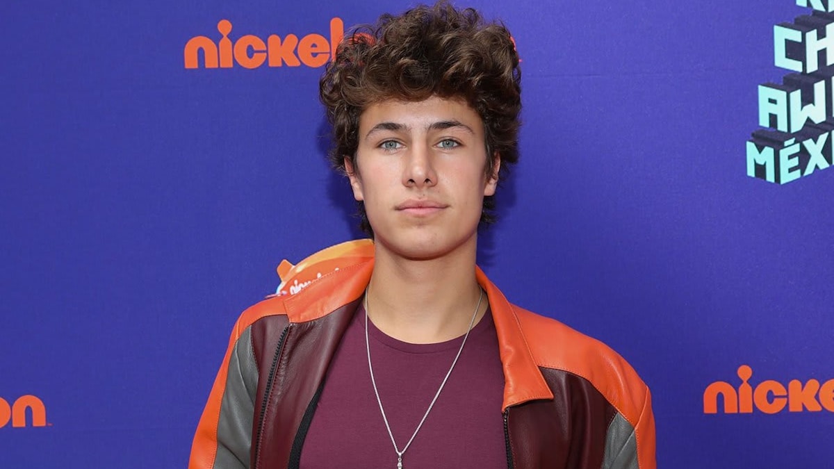 Juanpa Zurita shows off physical transformation while in quarantine