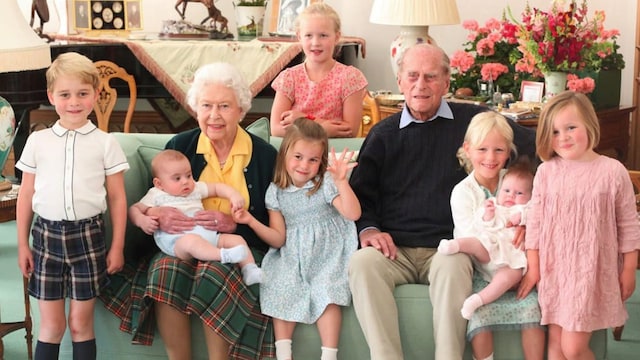 Never-before-seen photo of Queen Elizabeth's great-grandchildren on display at Windsor Castle