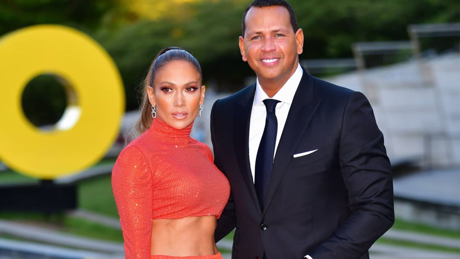 Alex Rodriguez posts throwback selfie to announce how much he misses Jennifer Lopez