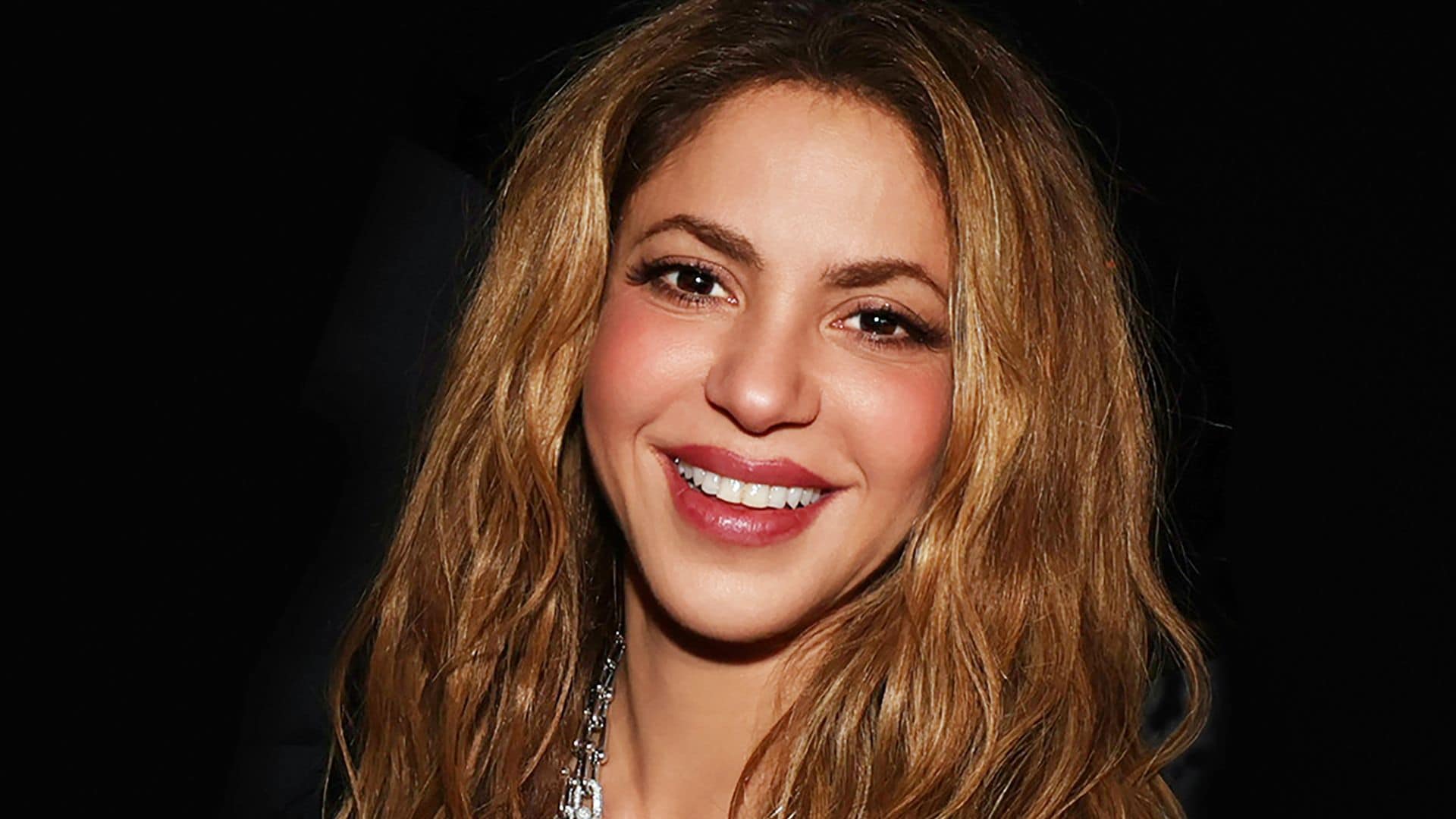 Shakira shows off her Portuguese skills as she teases her record-breaking tour