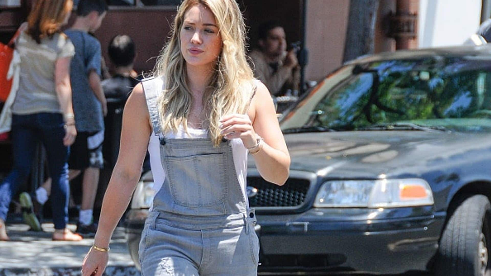 Hilary Duff channels Lizzie McGuire in new photo