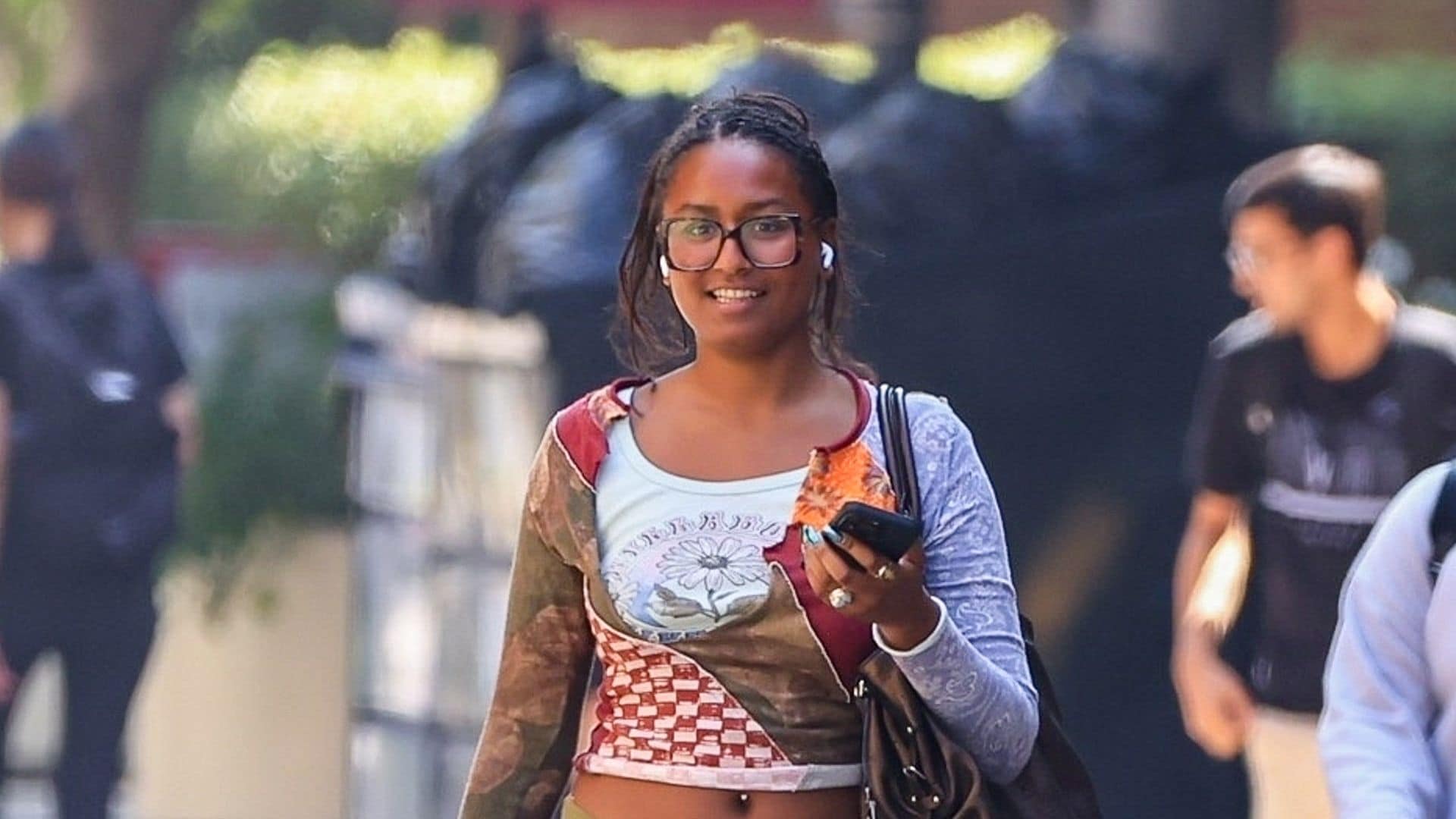 Sasha Obama resume normal activities days after Barack Obama's security breach