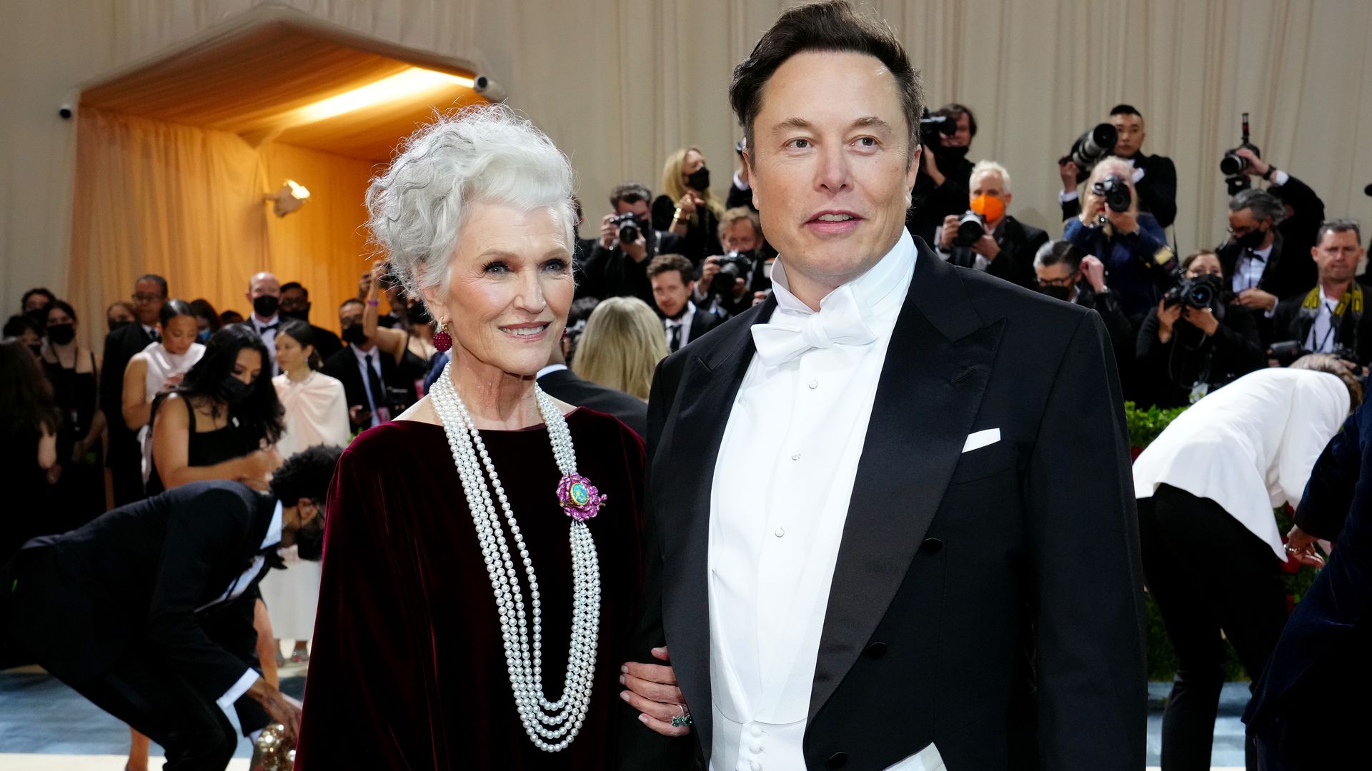 What Elon Musk's mom had to say about meeting Melania Trump