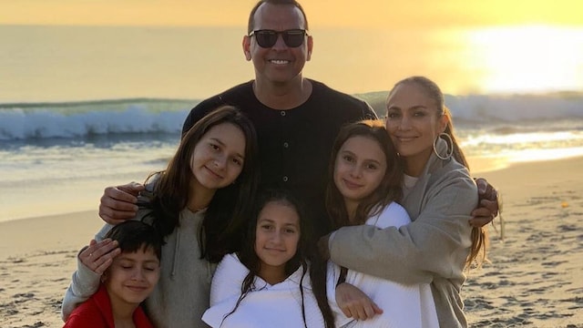 Jennifer Lopez and Alex Rodriguez family dinner