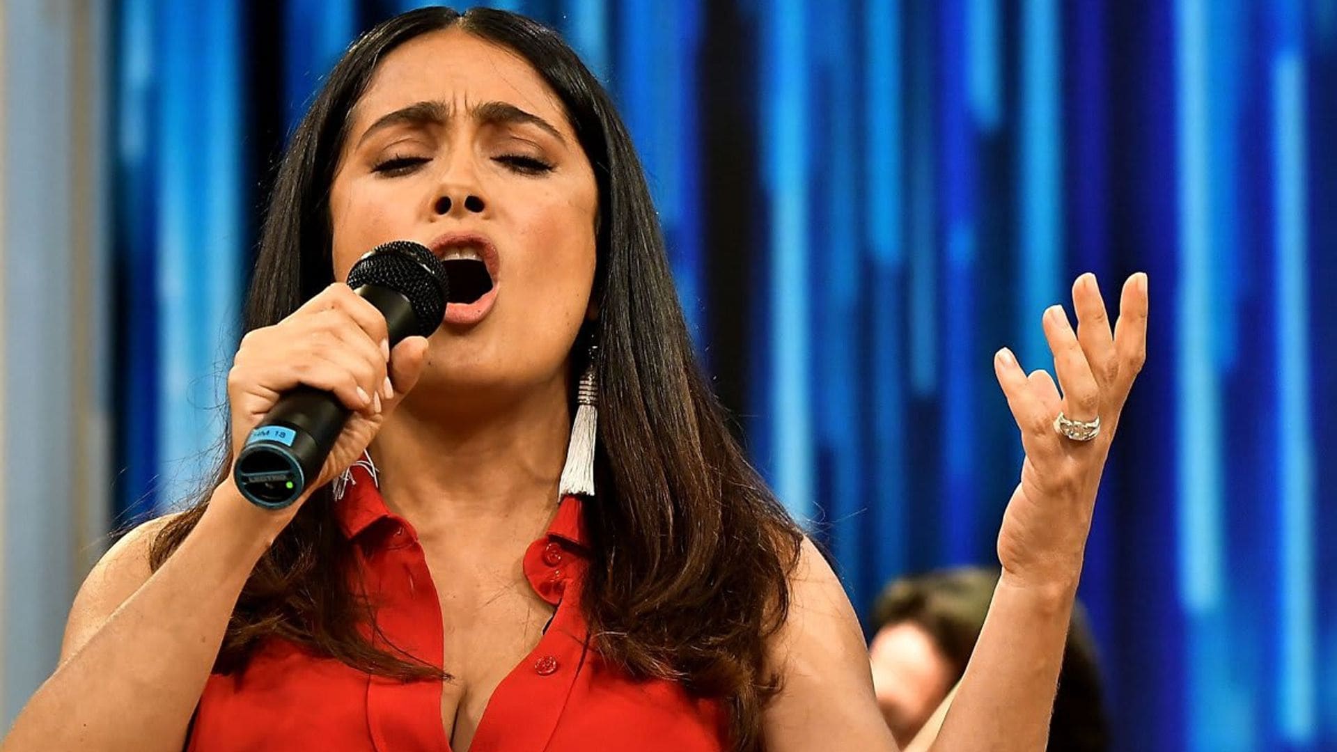 Salma Hayek sings ‘I Will Survive’ on beach to ring in 2021 and it’s everything