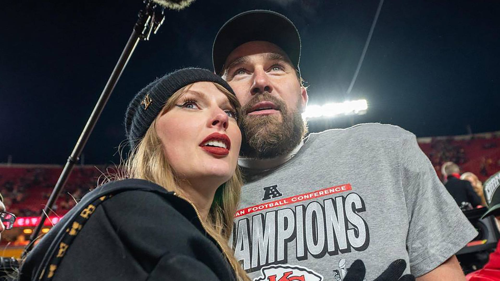 Taylor Swift repurposes Grammys ‘T’ Chain as a Super Bowl tribute to Travis Kelce