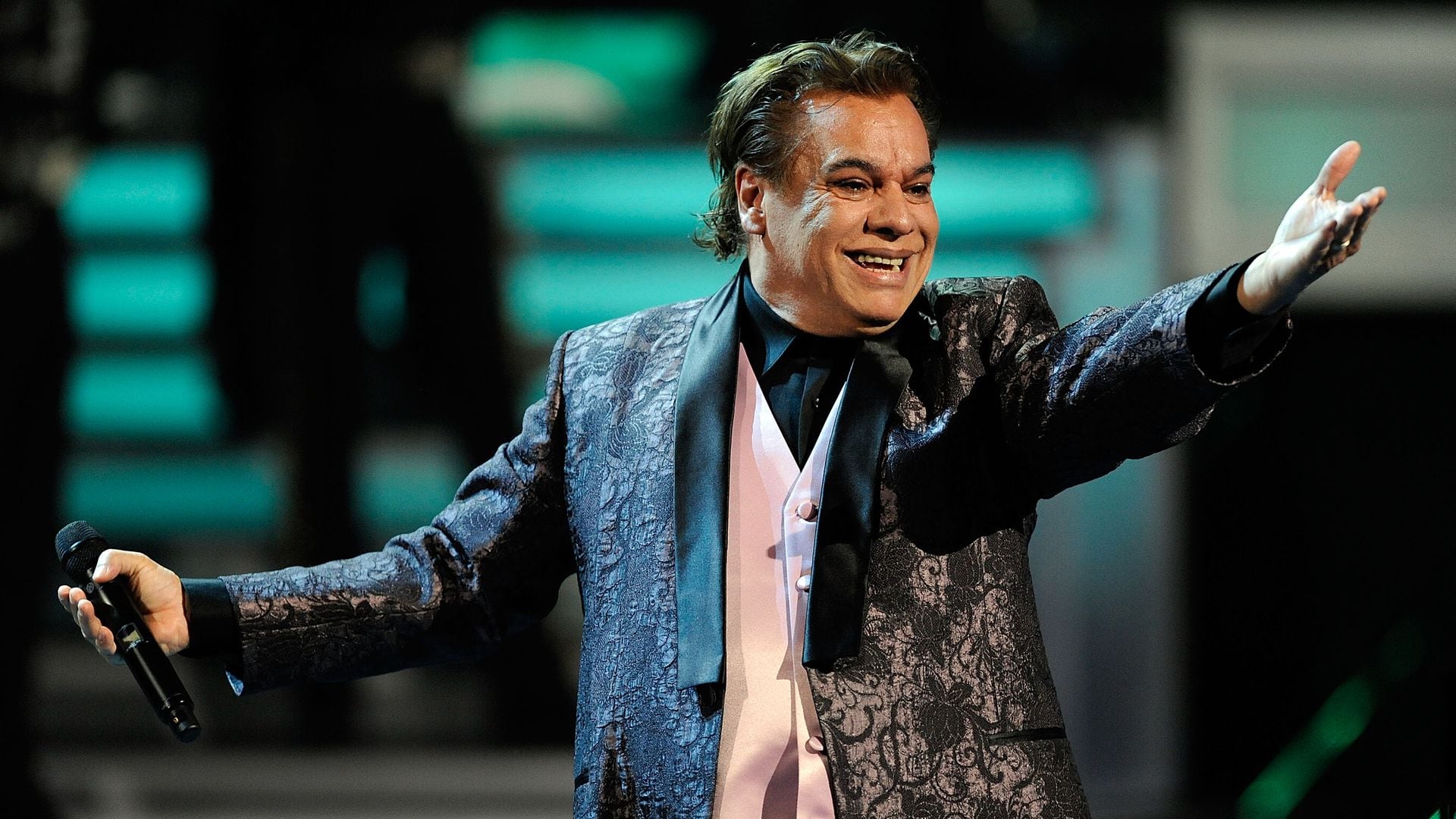 Singer Juan Gabriel performs onstage during the 10th annual Latin GRAMMY Awards held at Mandalay Bay Events Center on November 5, 2009, in Las Vegas, Nevada.  (Photo by Ethan Miller/Getty Images)