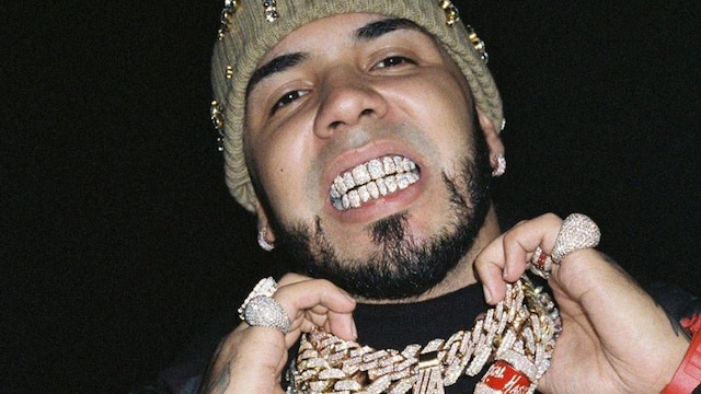 Anuel AA shows off his watch