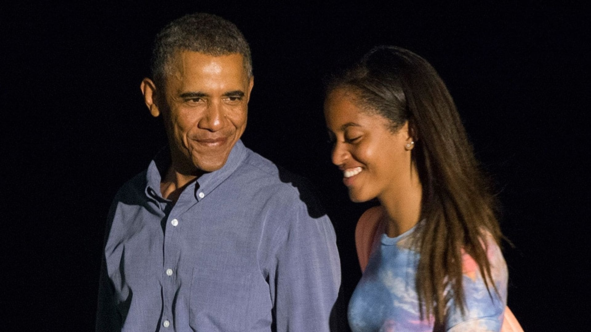 Malia Obama moves into her Harvard dorm with the help of mom and dad