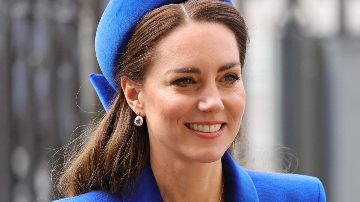 Kate Middleton stuns in head-to-toe blue at service with royal family ...