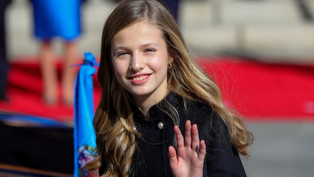 Princess Leonor recycles tweed dress for royal family outing