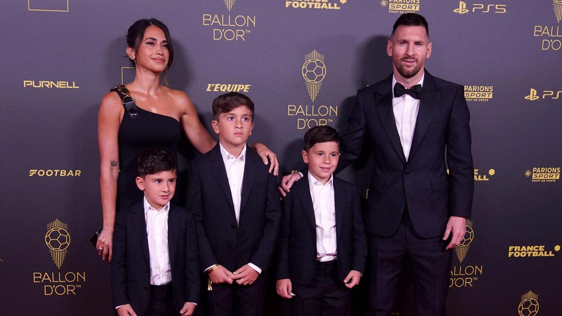 Lionel Messi and his family caused a commotion among fans during their visit to Disney World Resort