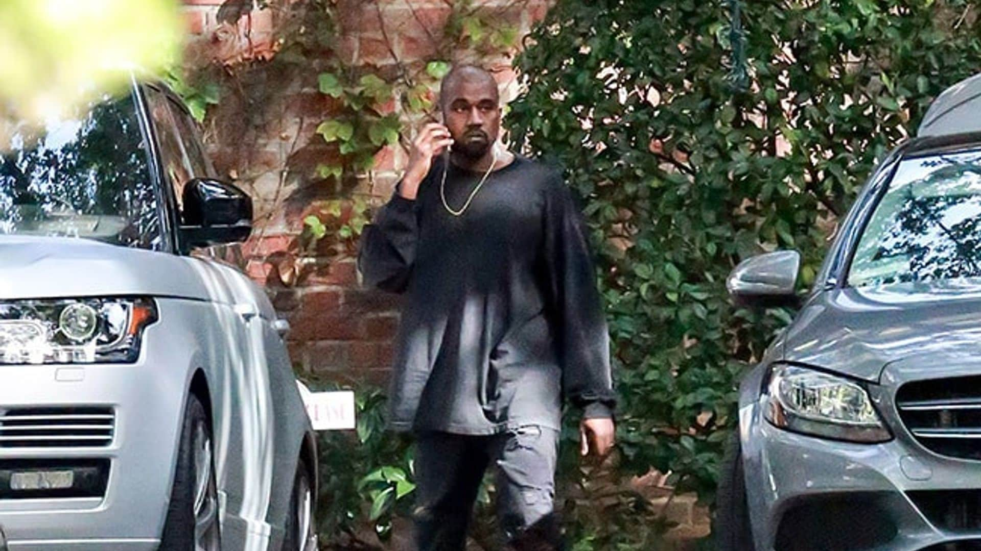 Kanye West ditches Uber to catch a ride with paparazzi to the gym: Watch how it unfolds