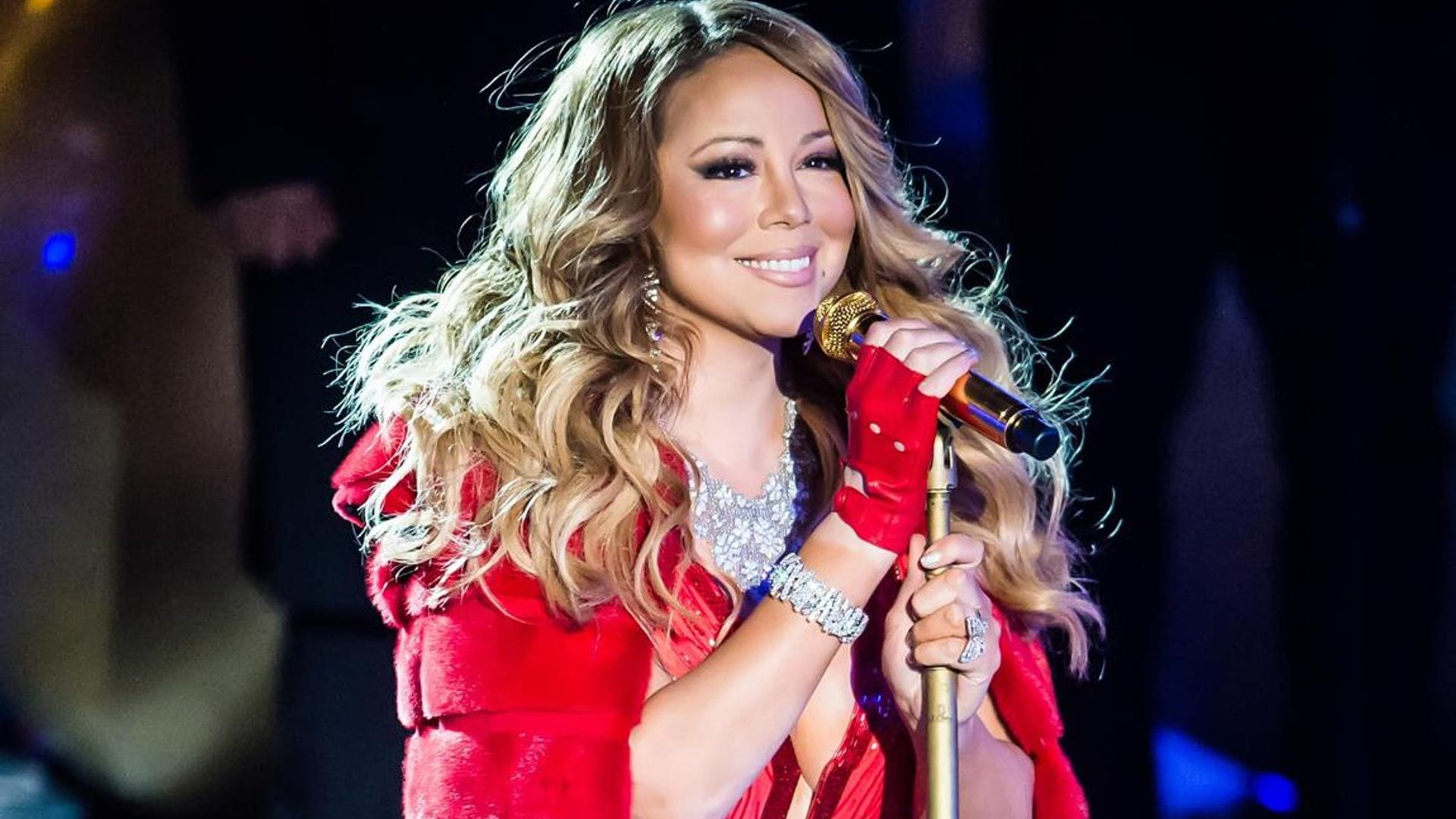 You can now watch Mariah Carey's first performance of 'All I Want For Christmas' on repeat