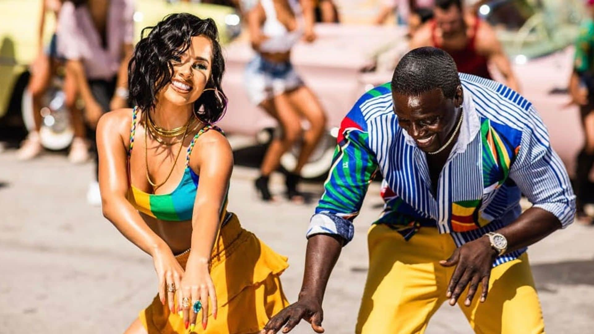 HOLA! USA has the first look at Akon and Becky G's 'Cómo No' video