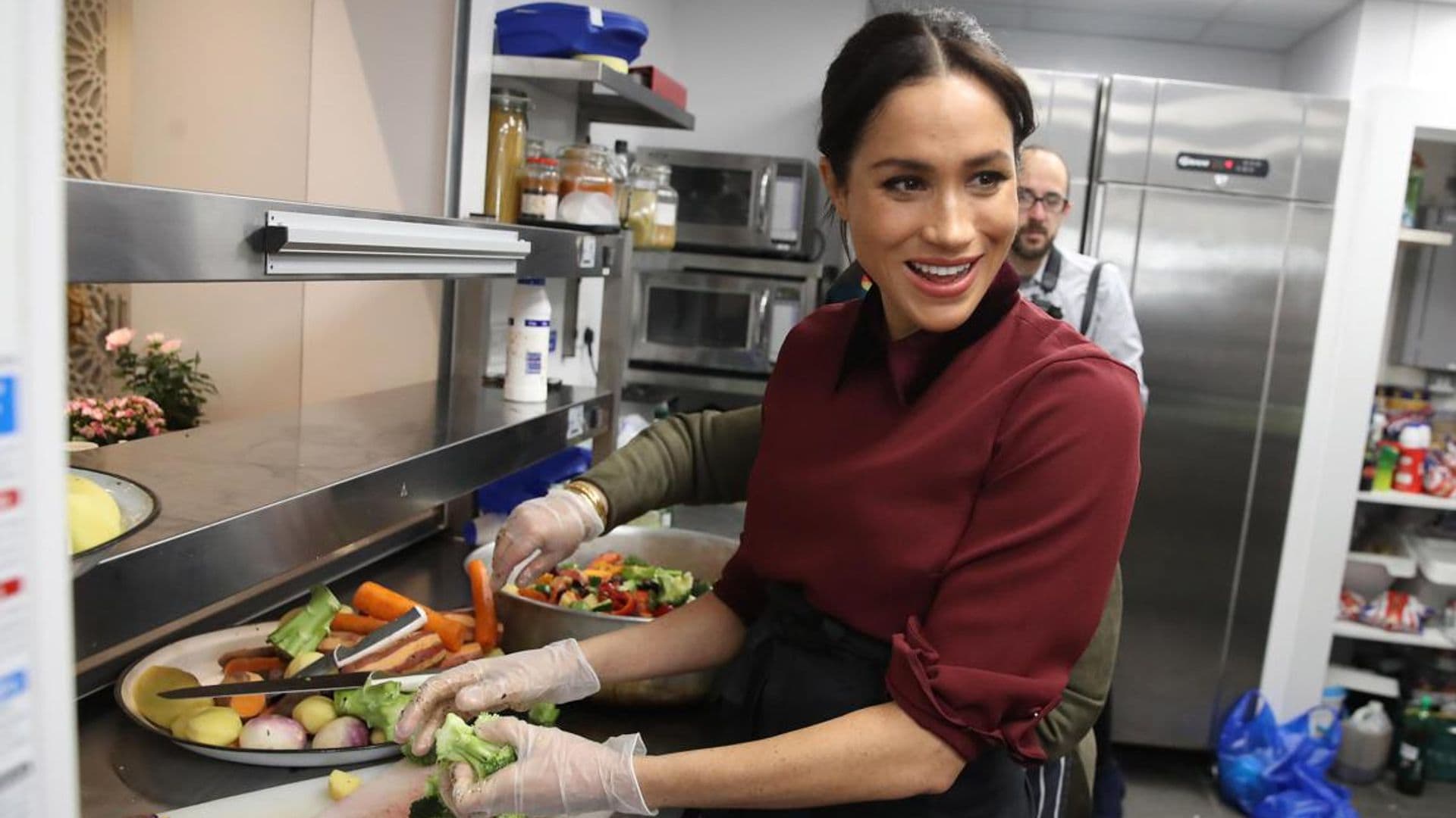 Meghan Markle volunteers incognito at soup kitchen in never-before-seen photo