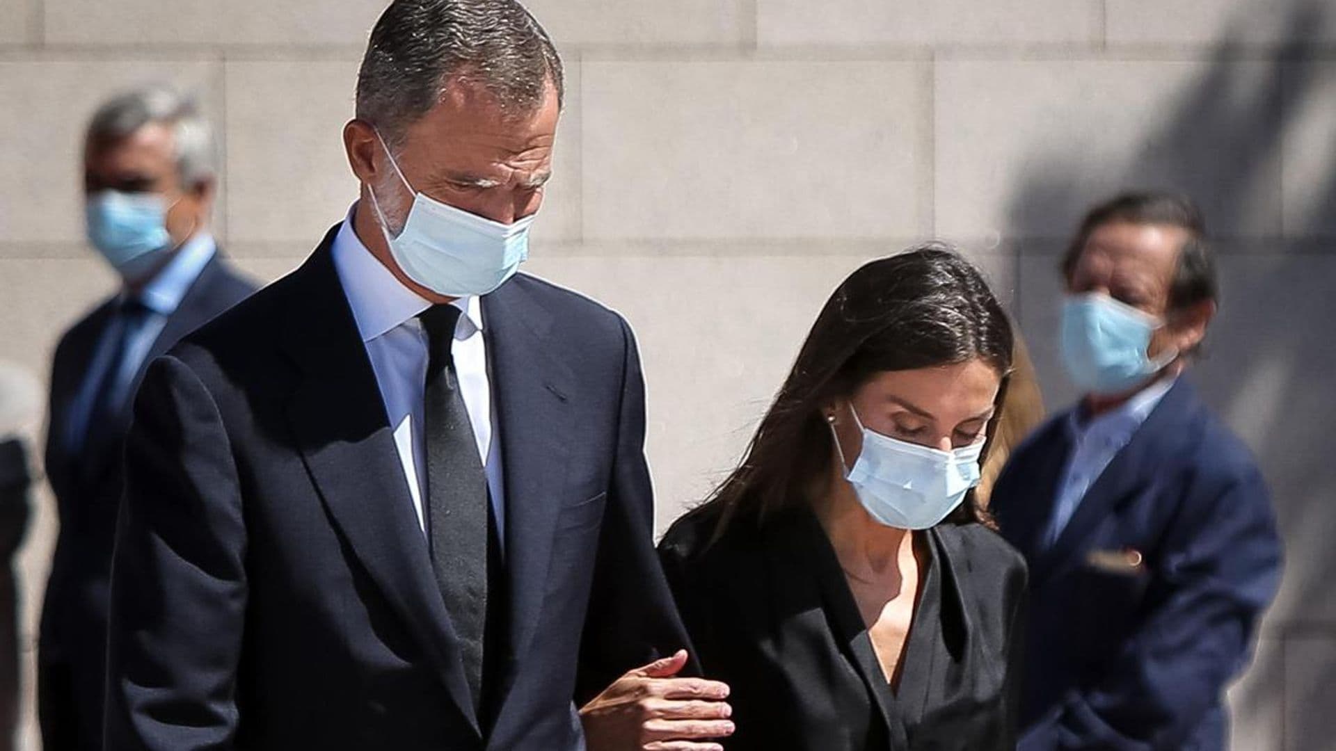 Queen Letizia and King Felipe visit funeral home to mourn the death of their friend