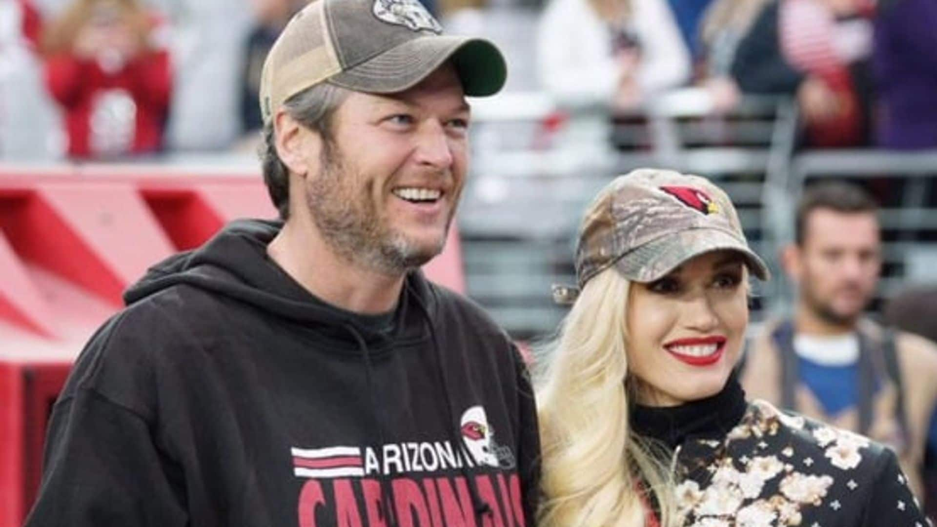 Blake Shelton and Gwen Stefani snap a sweet selfie at Cardinals game