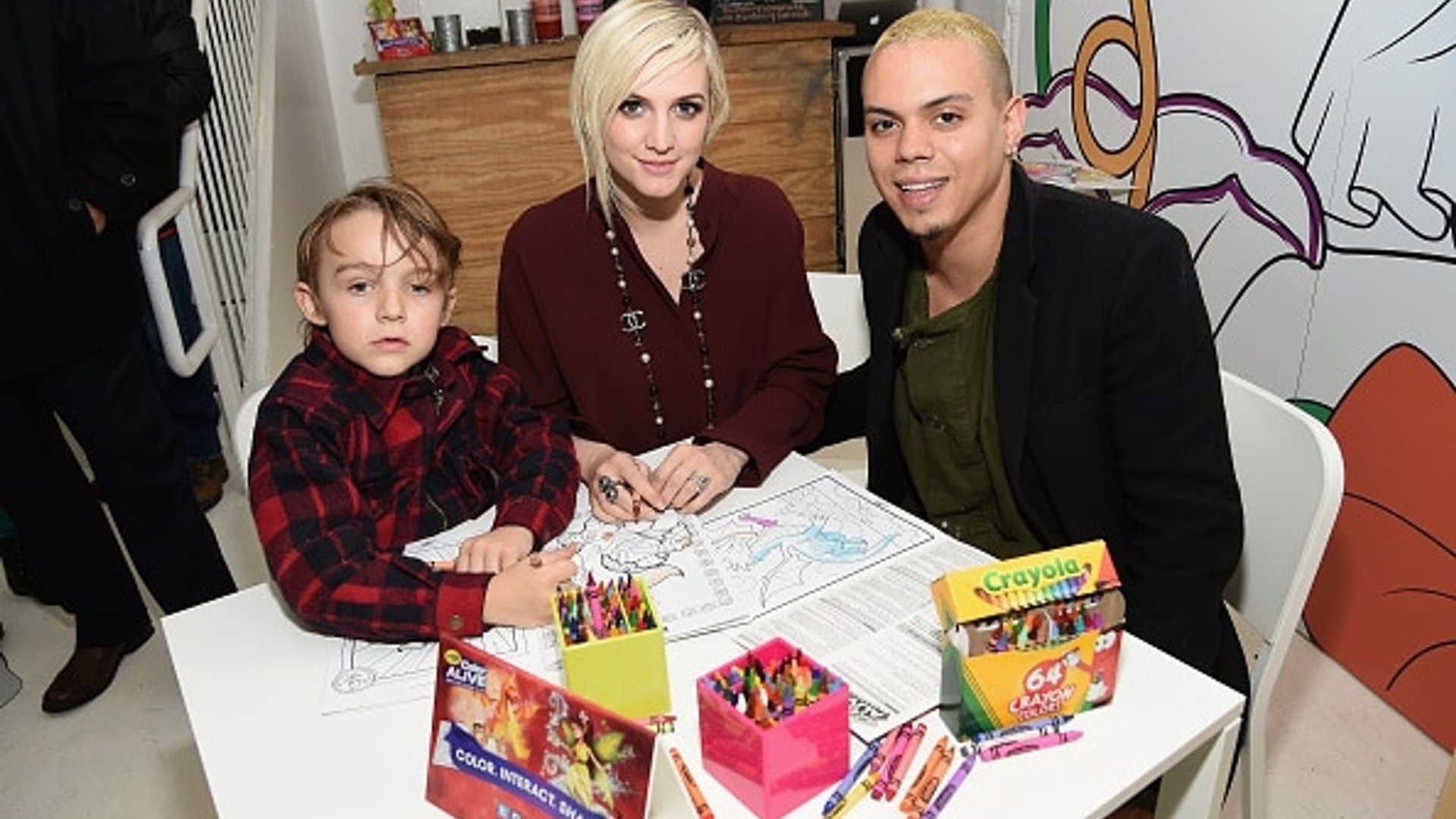 Ashlee Simpson and Evan Ross are expecting a baby girl