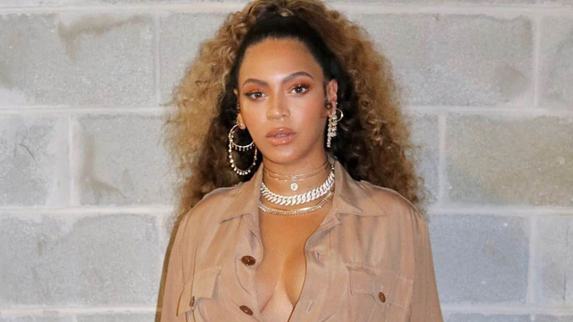 Fans suspect Beyoncé is hiding something in these photos