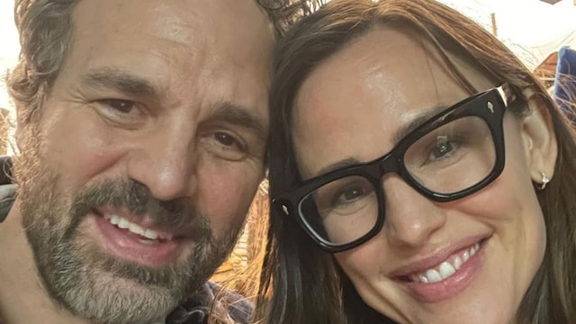 Jennifer Garner and Mark Ruffalo come together for a '13 Going On 30' reunion