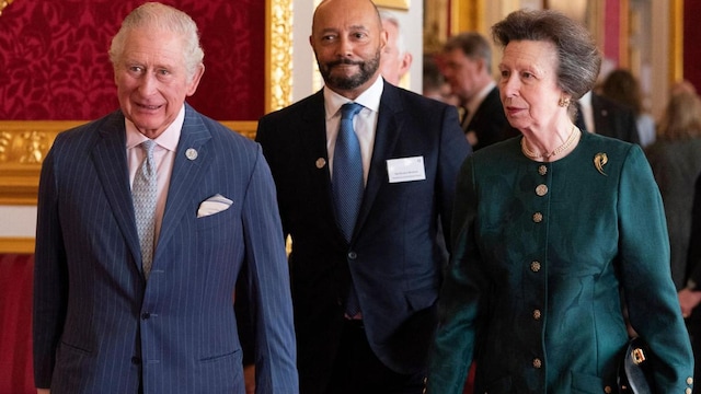 Prince Charles steps out after second COVID-19 diagnosis