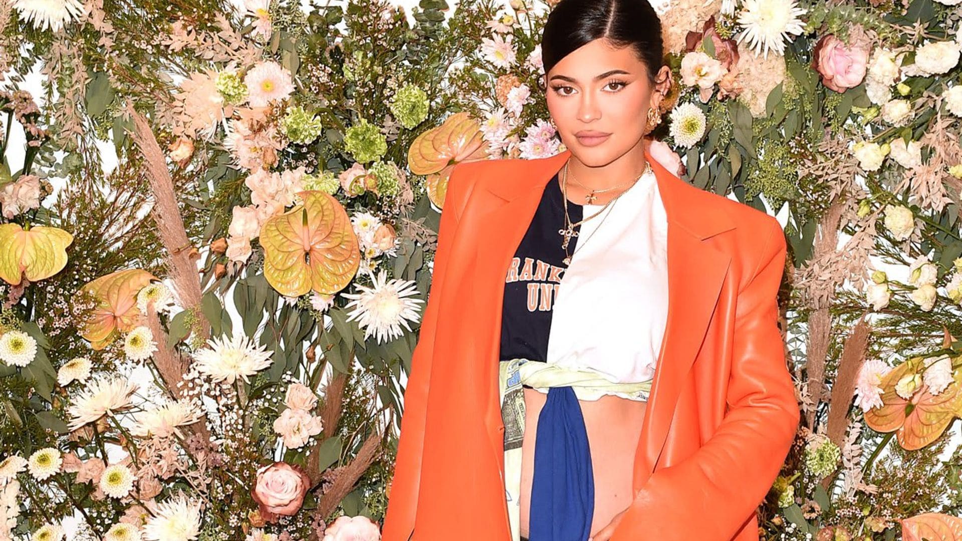 Kylie Jenner shares new pregnancy update: “belly’s getting big”