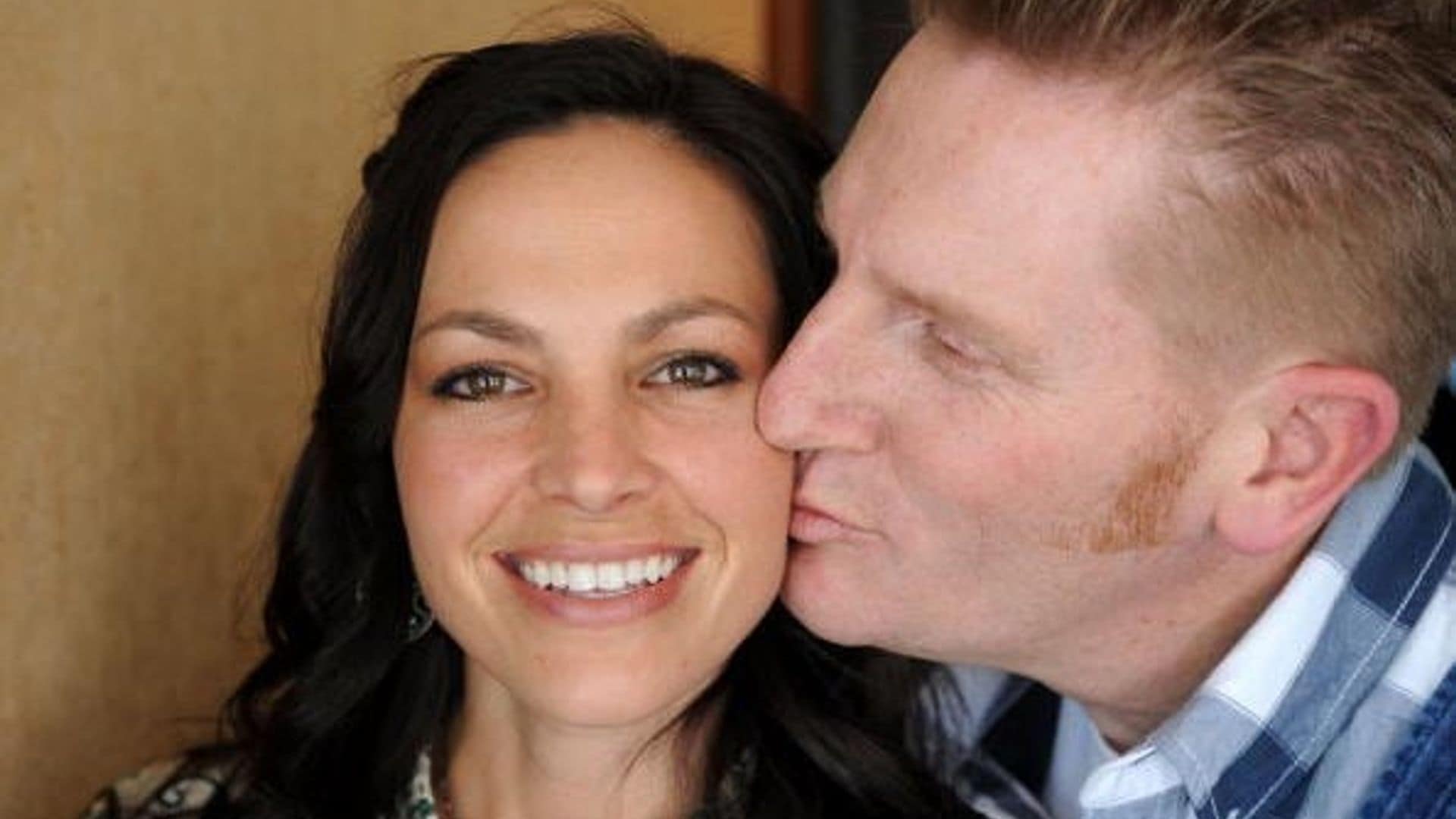 Joey Feek cuddles close to her daughters in moving photo