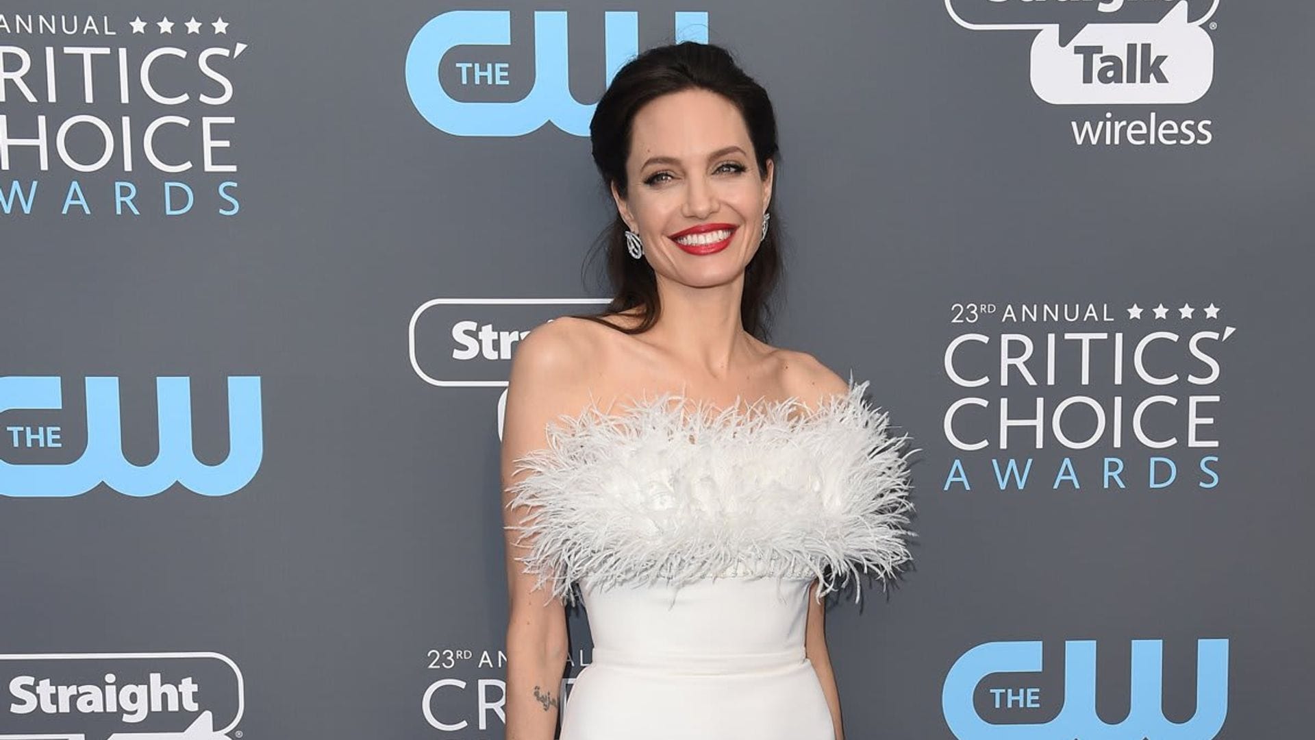 Angelina Jolie wore a classic winter outfit for last-minute Christmas shopping