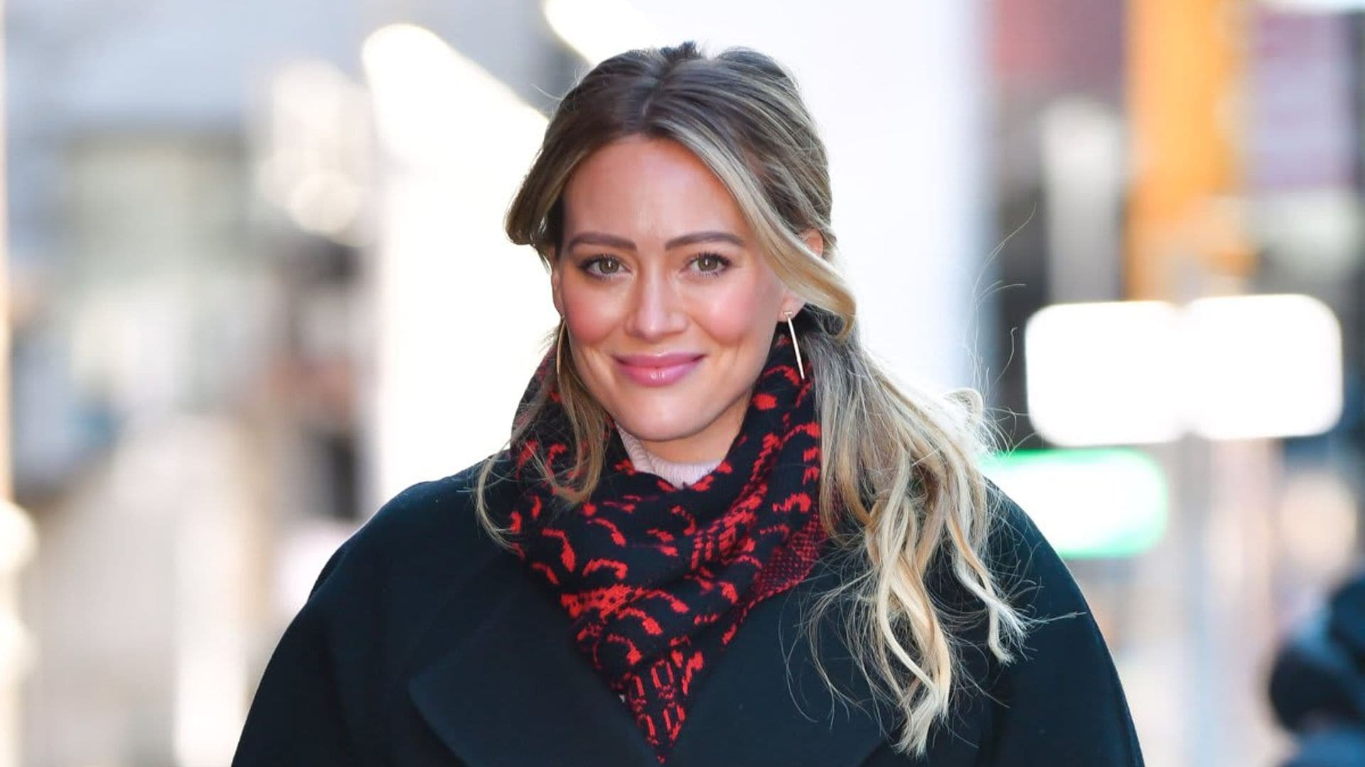 Hilary Duff contracts the Delta variant of COVID-19, here are her symptoms