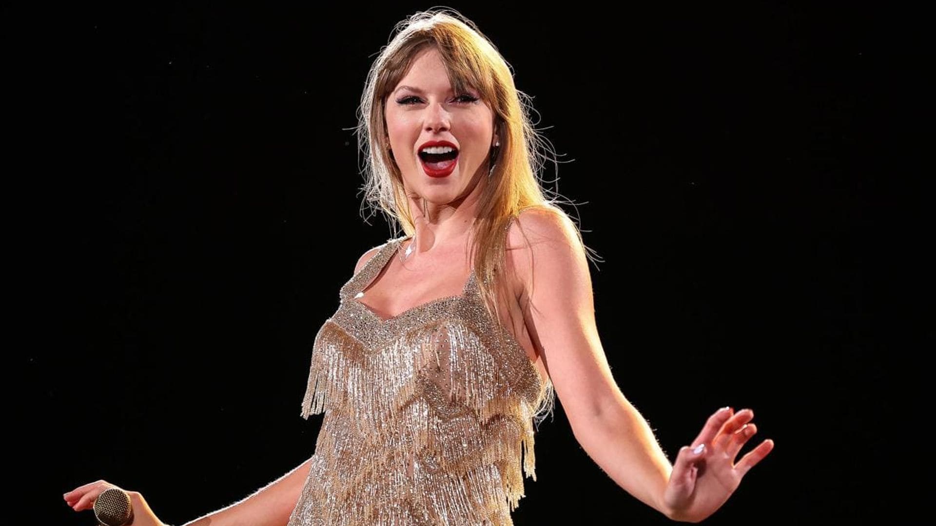 Taylor Swift fulfills her longtime dream of singing in Mexico for the first time