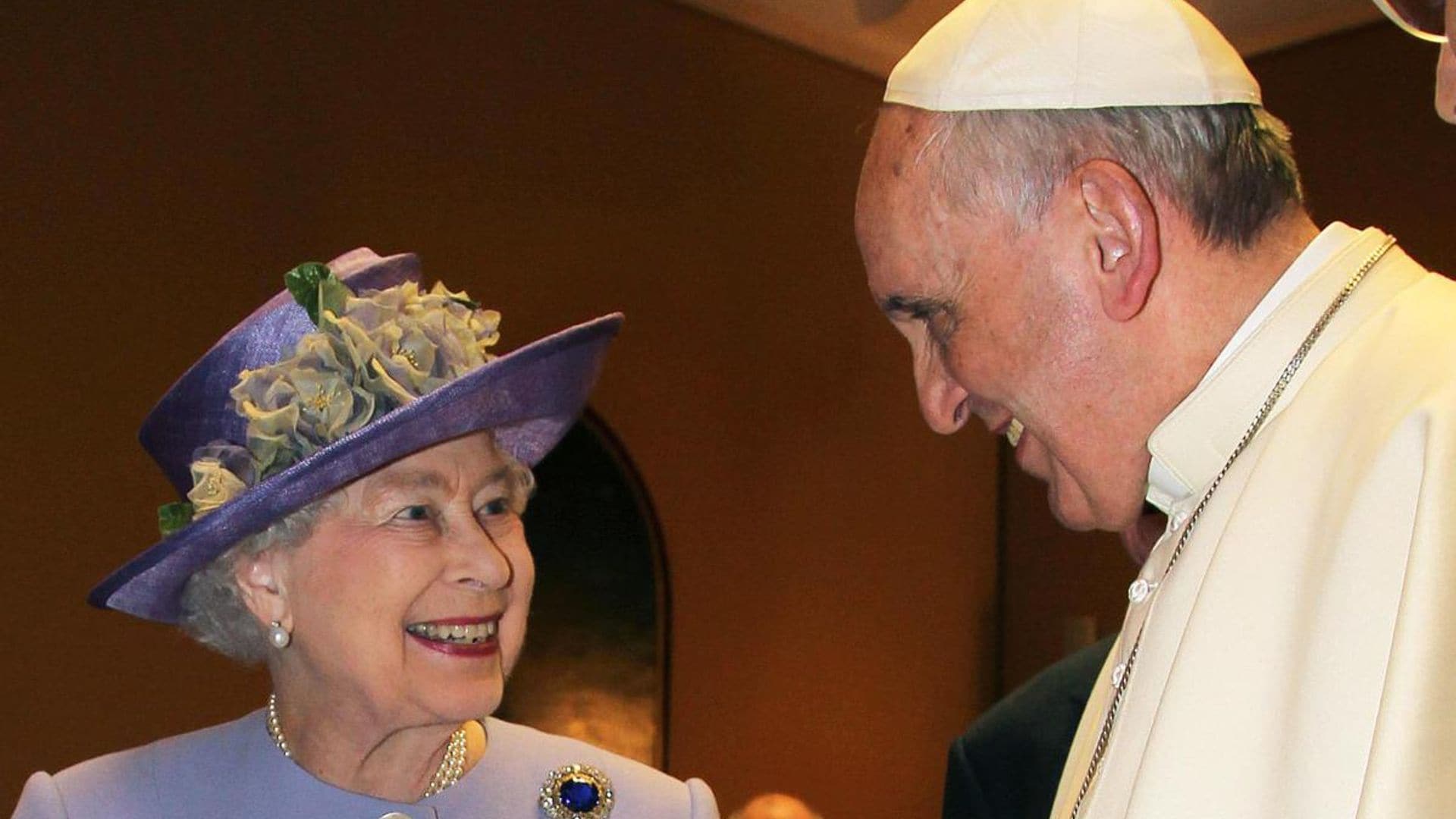 Pope Francis sends message to Queen Elizabeth