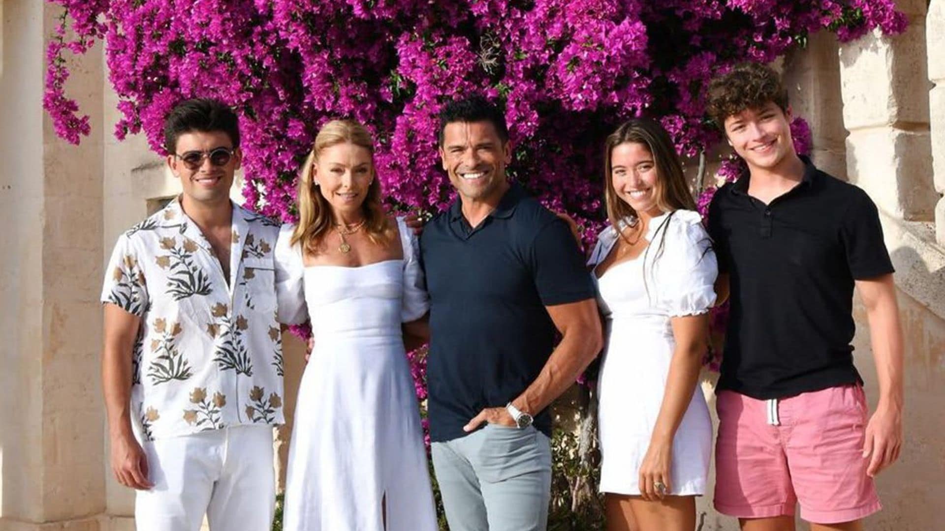 Kelly Ripa Mark Consuelos Family