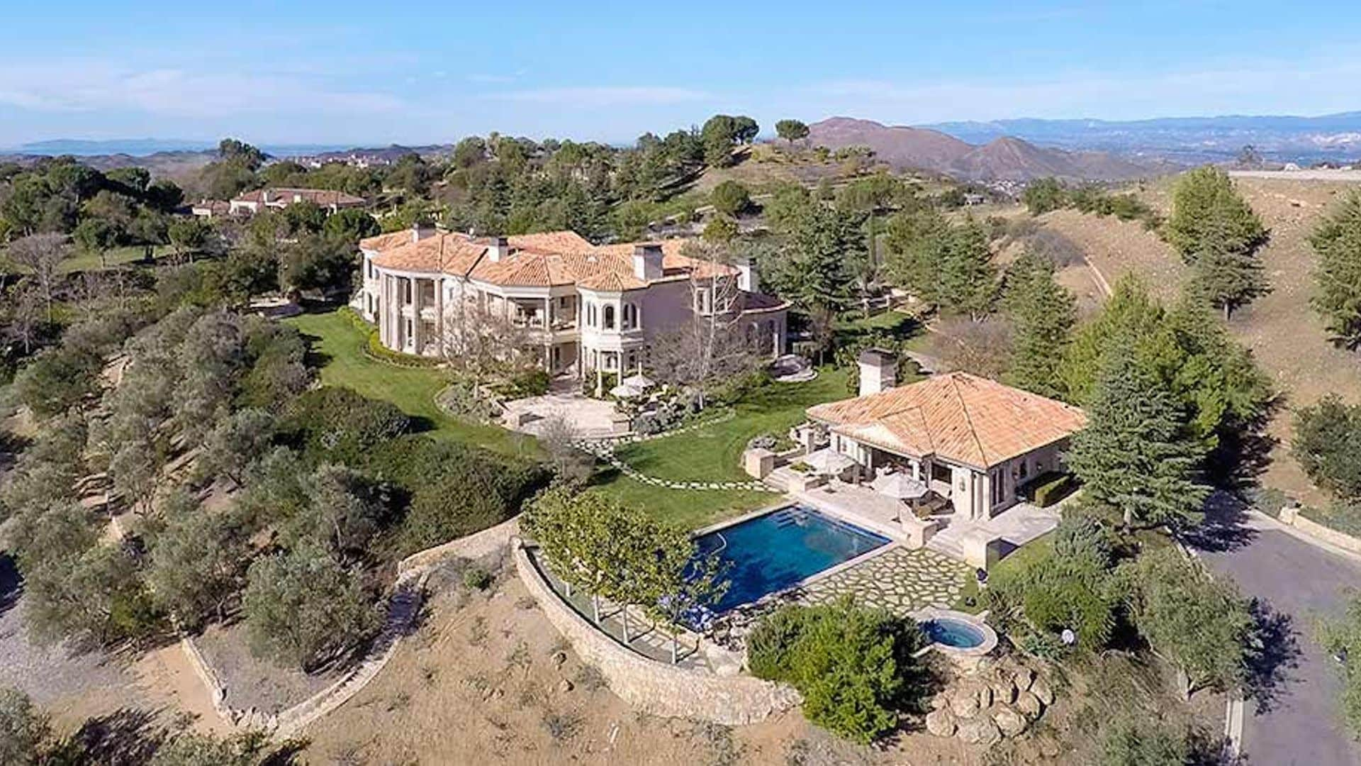 Step into 'Chateau Britney' - Miss Spears' 7,000+ sq ft home