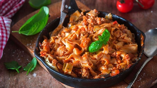 Pasta with tomato sauce