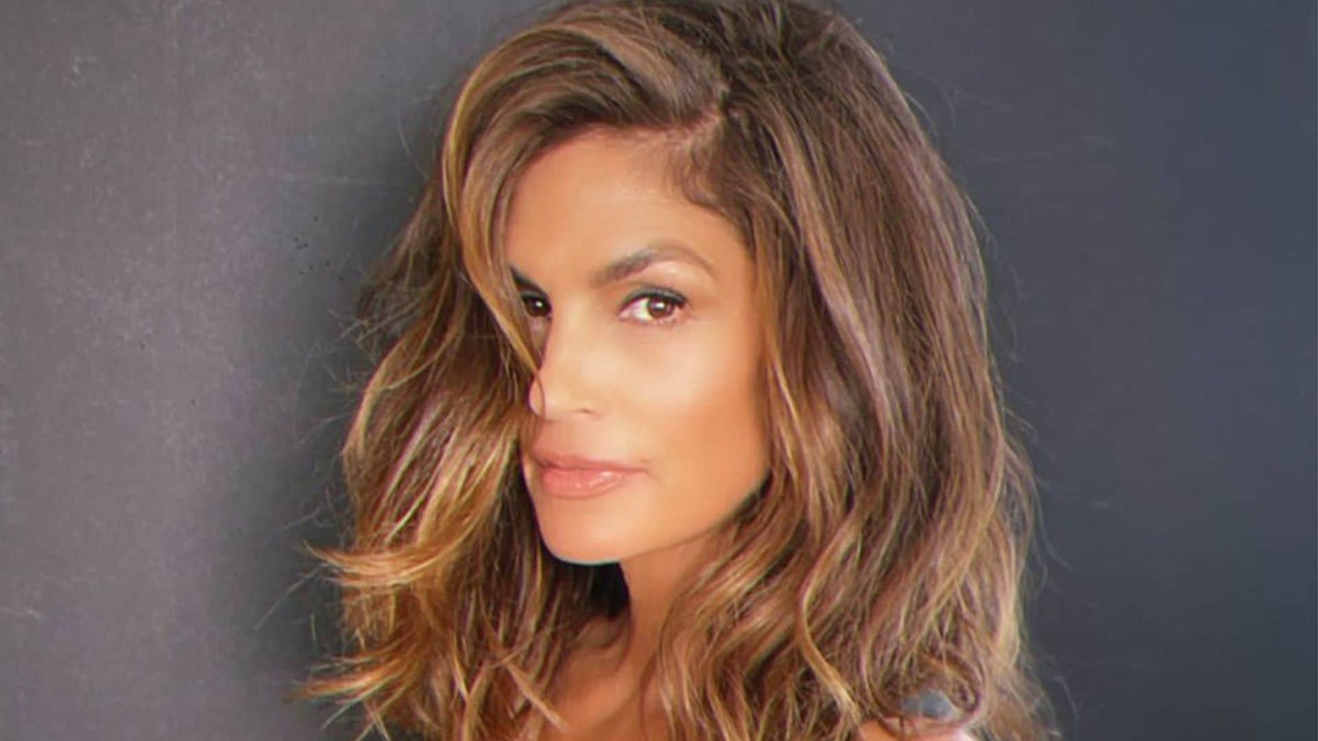 Cindy Crawford shares stunning pics from her first photoshoot of 2022