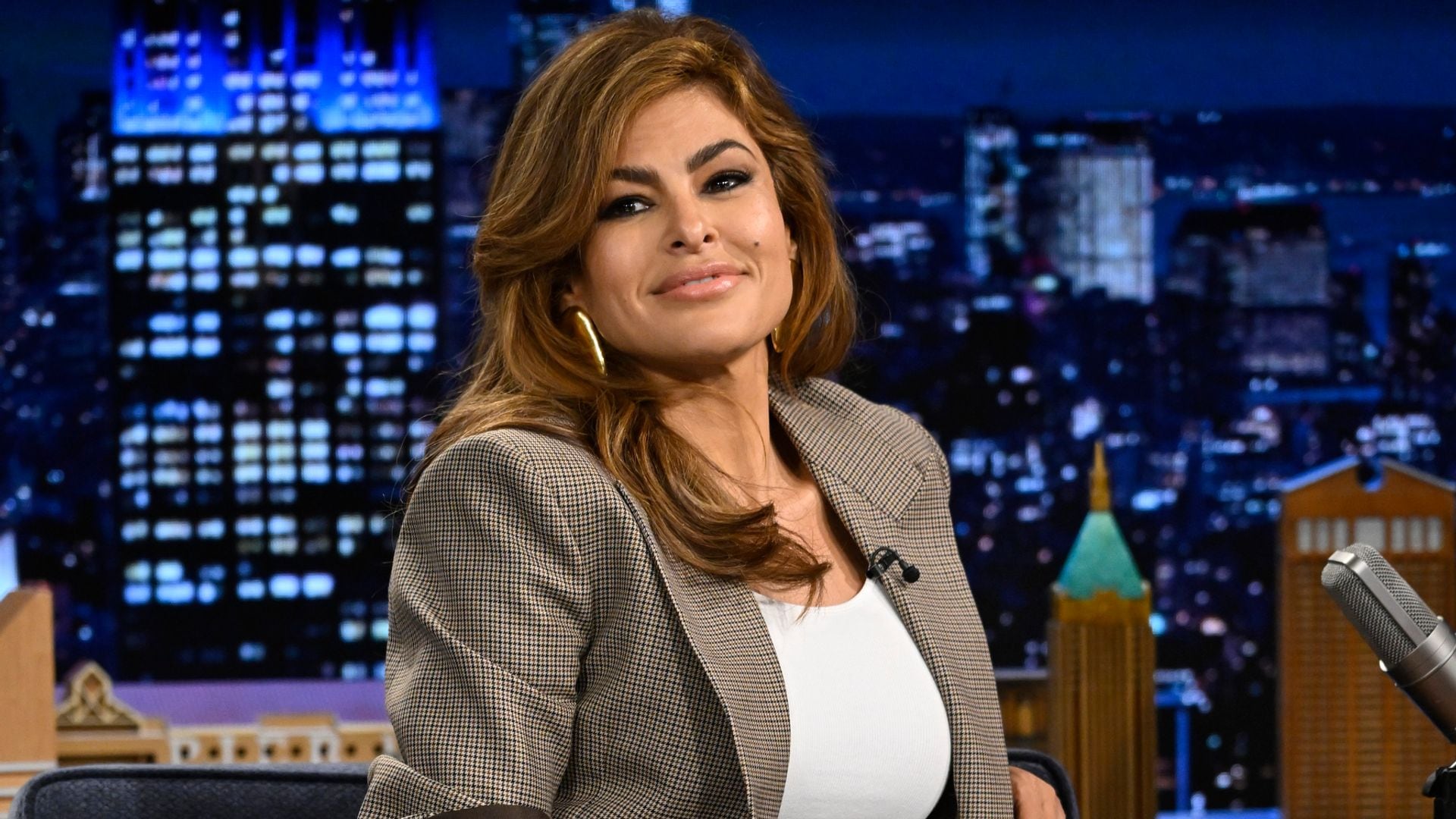 Eva Mendes talks about Ryan Gosling's relationship with her dad: 'He doesn't speak English'