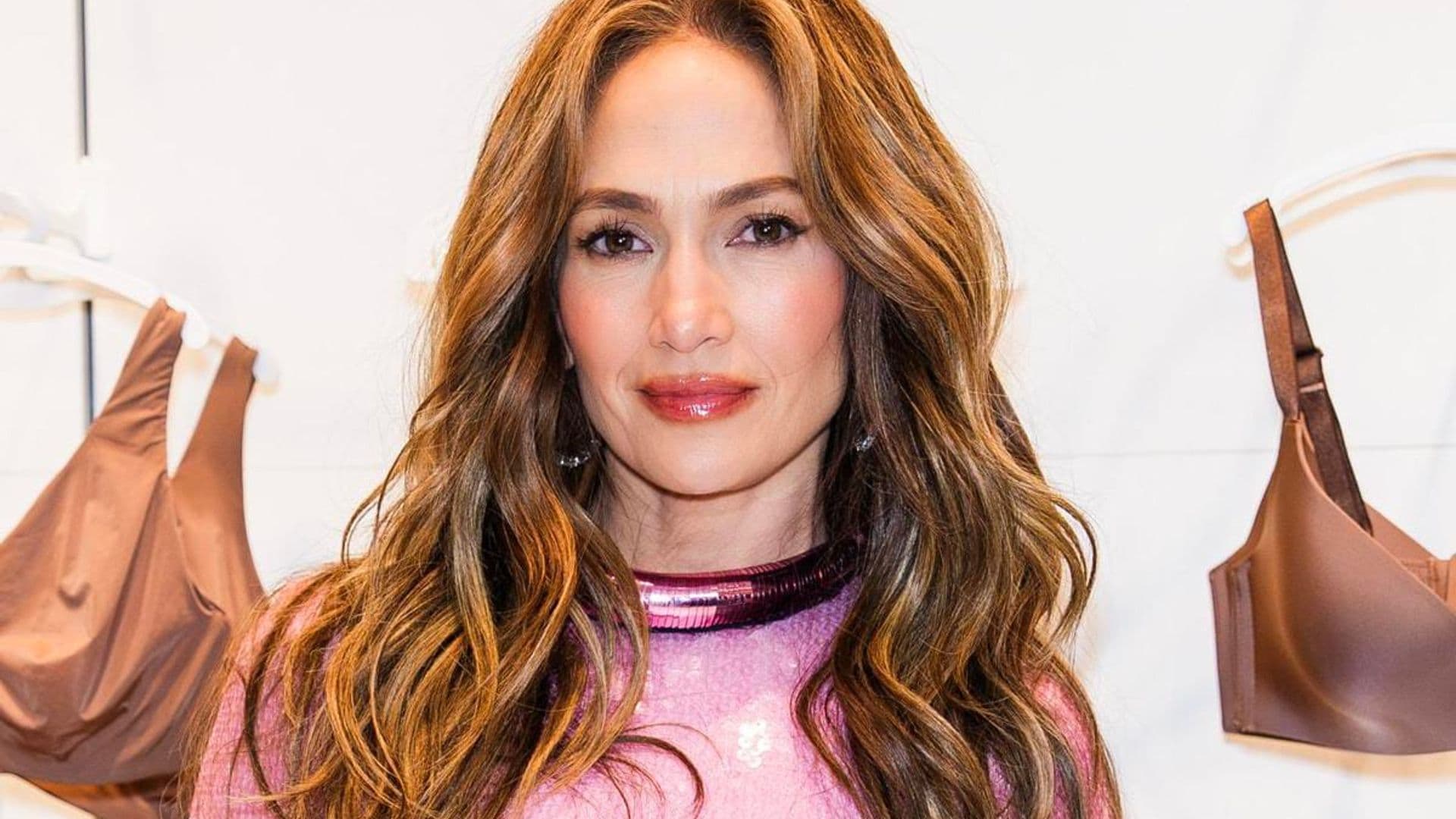 Jennifer Lopez shows off her figure in stunning leather dress in latest night out