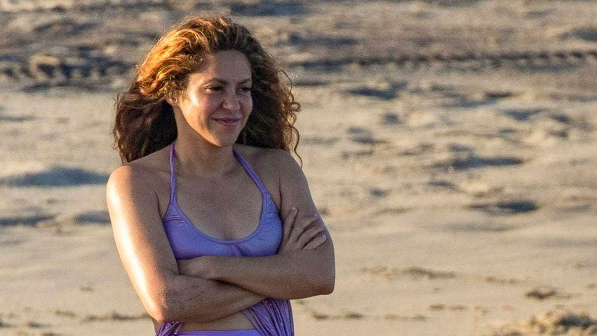 Shakira looks stunning smiling on the beach in Mexico with her and Gerard Pique’s children