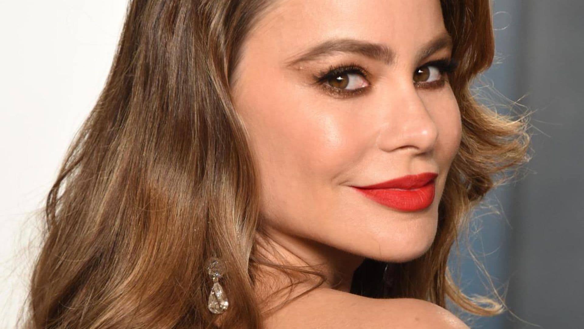 Sofia Vergara applies this luxurious skincare duo to get her lips red carpet ready