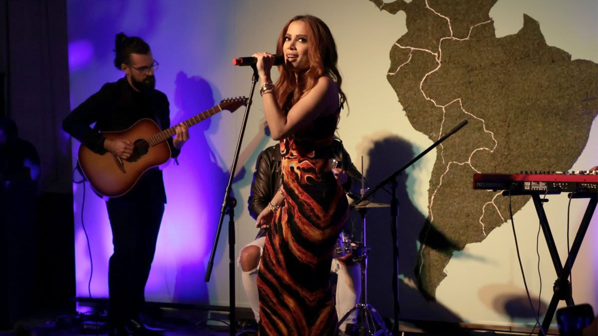 Anitta attends Miami benefit gala, poses alongside Marc Anthony and Sean Penn