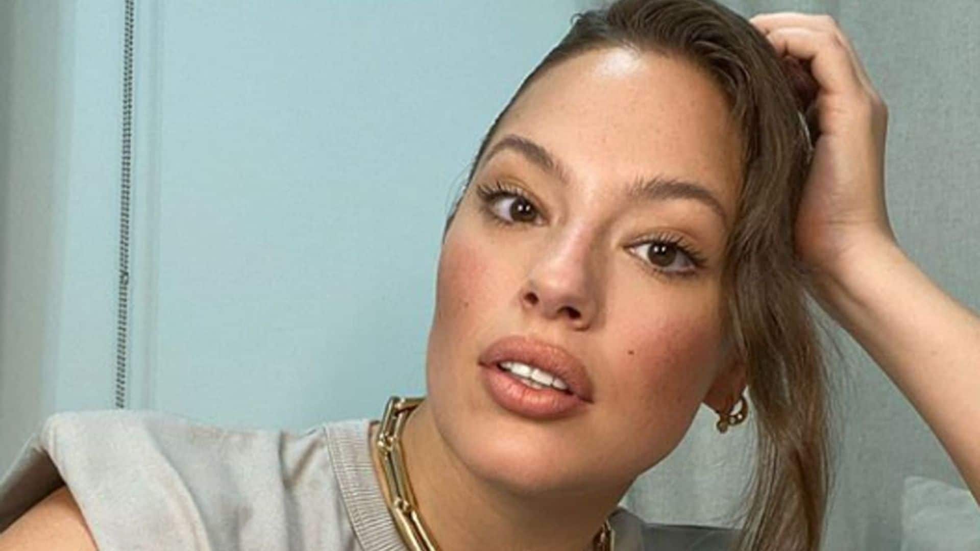 Ashley Graham bared it all in a daring yet empowering selfie